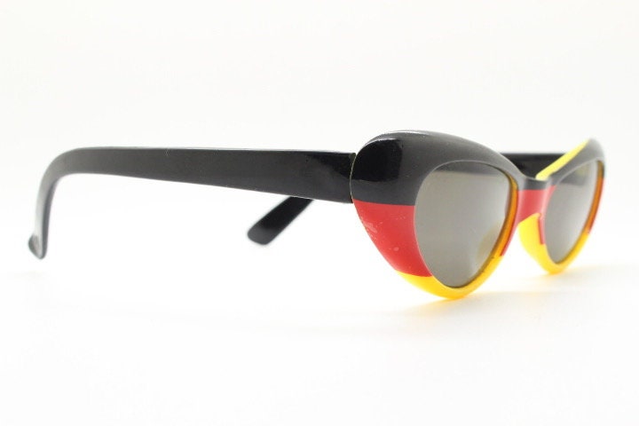 Vintage 90s oval cat eye sunglasses. Tastefully designed Womens black, red and yellow German flag cateye. Rockabilly cats eye. Deutschland