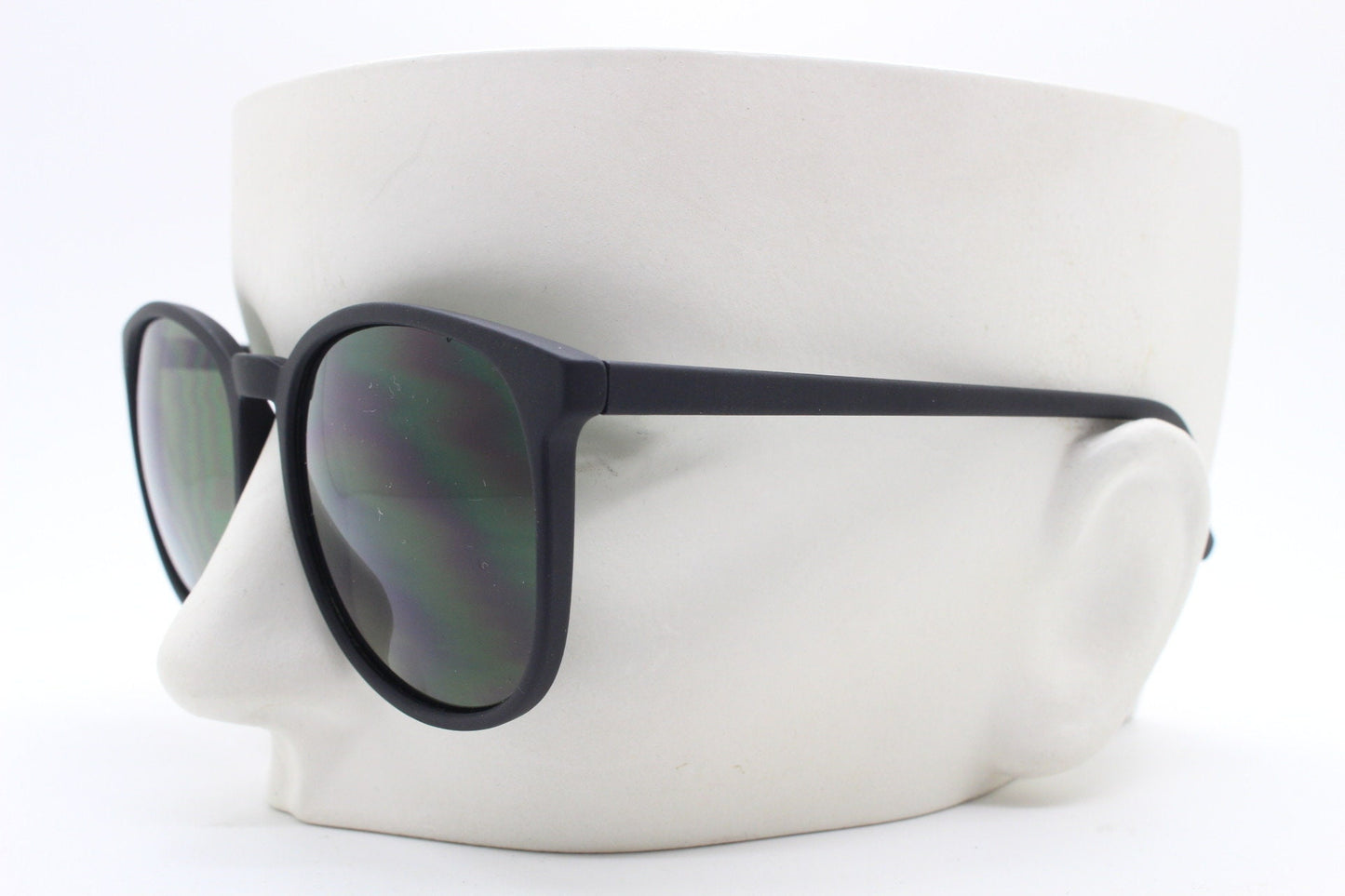 90s vintage round sunglasses. Slim frame in a rubber finish with dark green lenses. BNWT