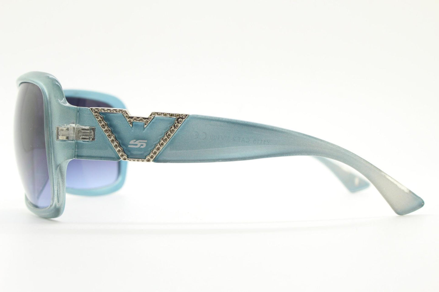 Y2K vintage square shield sunglasses. Definitive 2000s ghetto fab sky blue wrap around with curved navy lenses. Womens visor