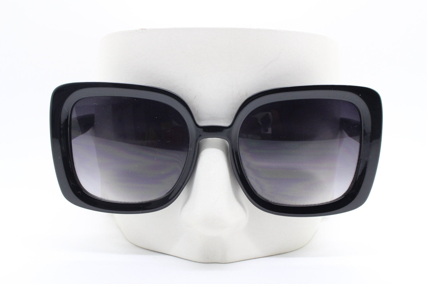 Y2K vintage oversized square sunglasses. Women's thick black 70s style frame with graduating smoky lenses. 2000s BNWT
