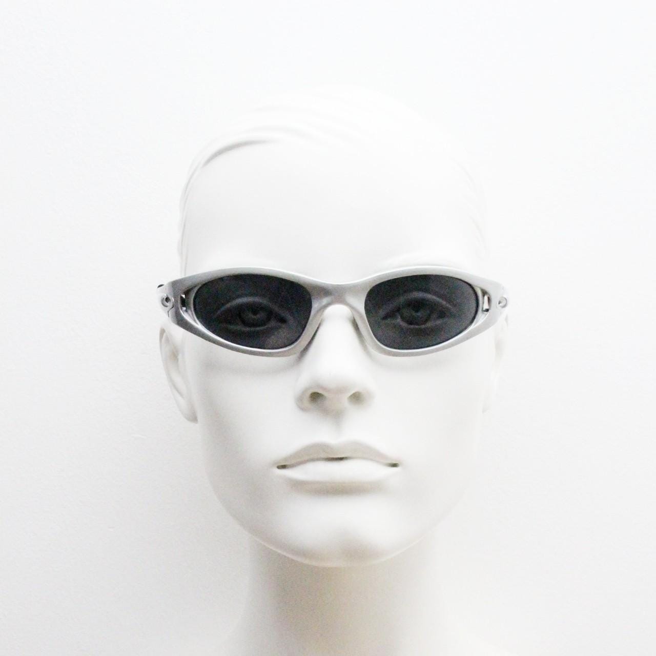 Y2K vintage visor sunglasses. Metallic silver superhero style mini mask sport shield with black lenses. Small wrap around. 90s. NOS cosplay