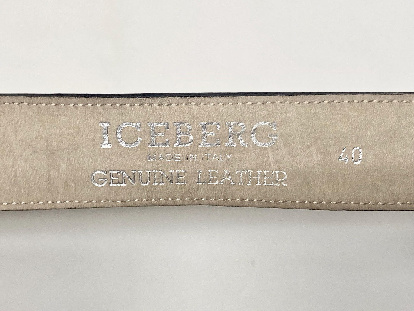 Iceberg 90s vintage womens belt in black genuine all leather with smart covered buckle. For dress or trousers. Made in Italy. BNWT. NOS