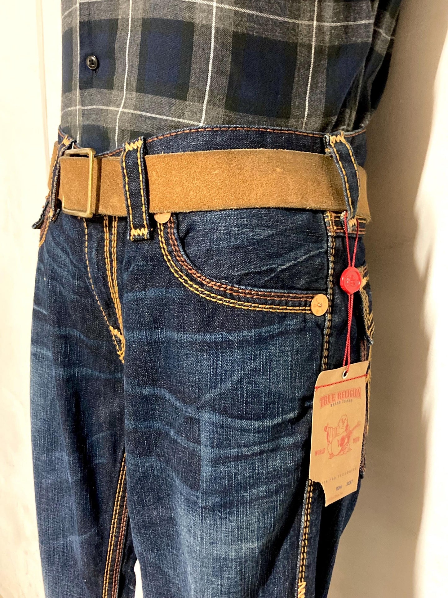 60s vintage thick brown suede 2" belt with large brass buckle. Made from genuine supple cowhide leather for jeans or trousers. Mens. Hippy