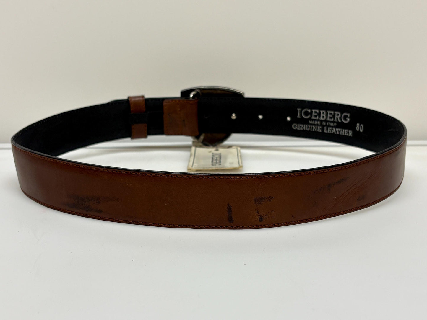 Iceberg 90s vintage belt in matt brown genuine leather with heraldic shield style buckle. For dress or jeans. Made in Italy. BNWT. NOS