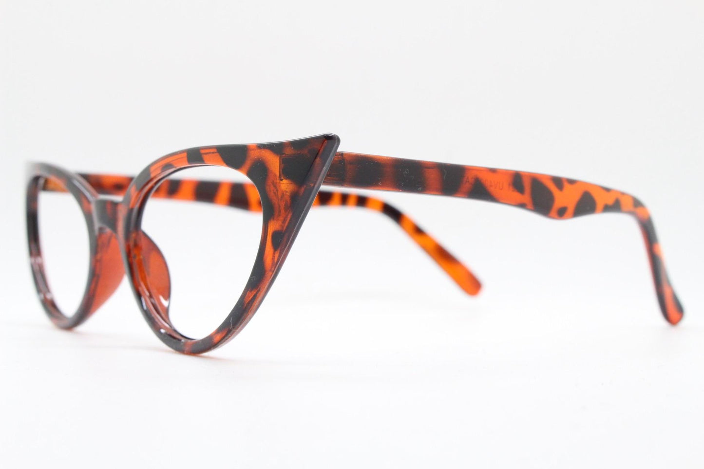 Pointed vintage cat eye glasses. Tortoise pointed optical frames. Y2K womens prescription eyeglasses. 50s design rockabilly spectacles. RX