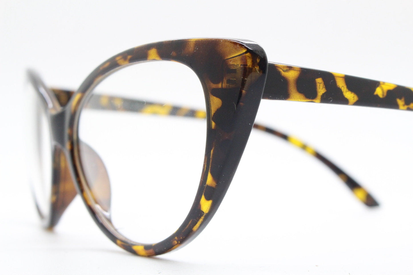 Pointed cat eye glasses. Tortoise vintage clear lens optical frames. Y2K womens prescription eyeglasses. 50s design rockabilly spectacles