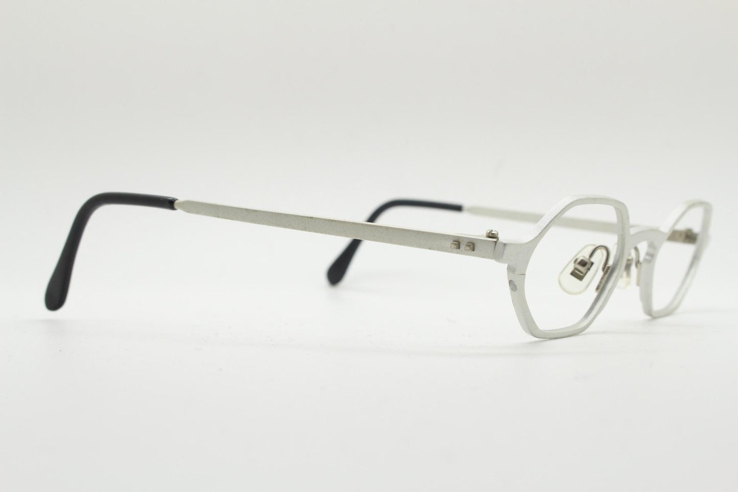 Guess 90s vintage hexagon eye glasses. Minimal matt silver micro style optical frames. Uber tech fashion. Prescription RX. Steampunk