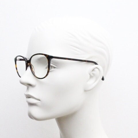 Hamburg eyewear round cat eye glasses made in Germany. Tortoise cateye acetate optical frame with keyhole bridge. Prescription eyeglasses RX