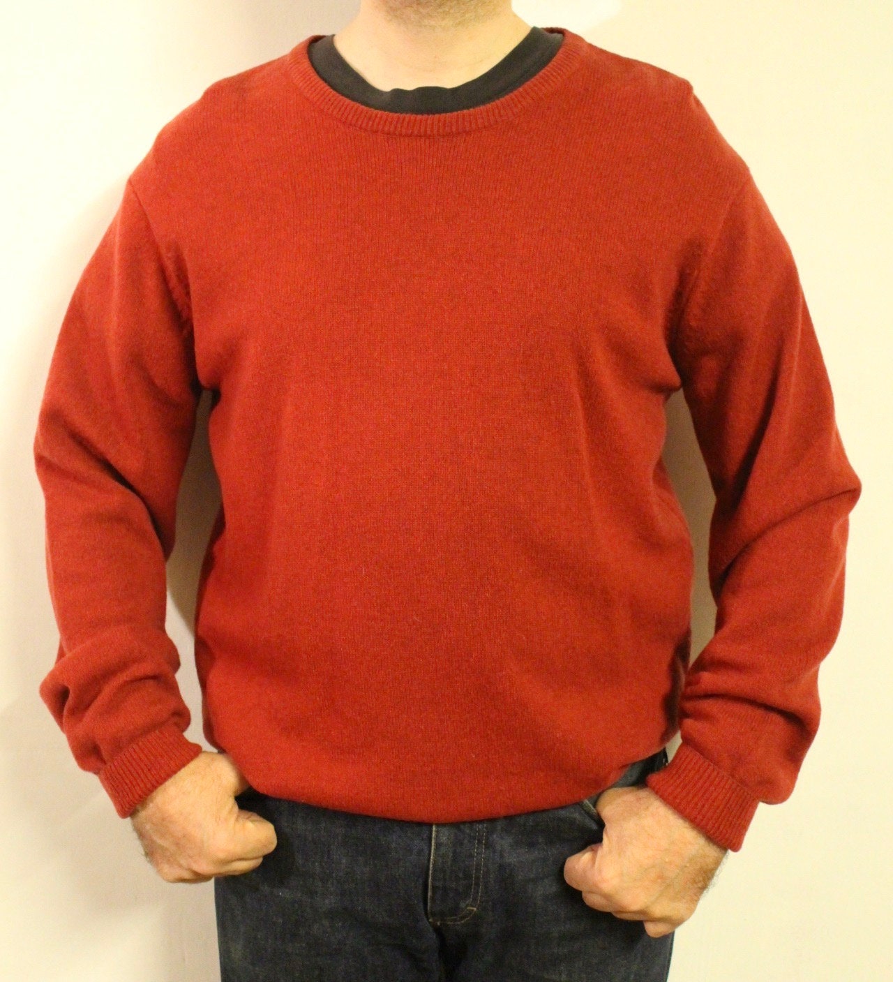 Gabicci vintage plain knit jumper. Mens red round neck wool sweater. BNWT. Unused NOS pullover. Clearance item - rrp 80 GBP