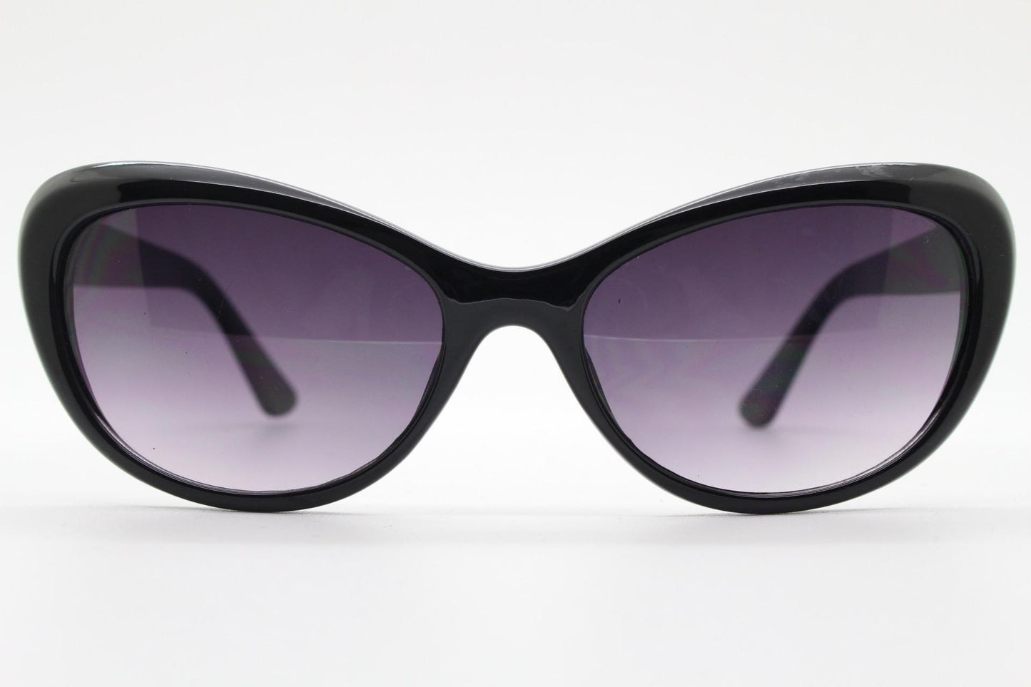 Vintage 80s oval cat eye sunglasses. Womens all black cat eye frame with gradient lenses. 50s style rockabilly. pin up. NOS catseye