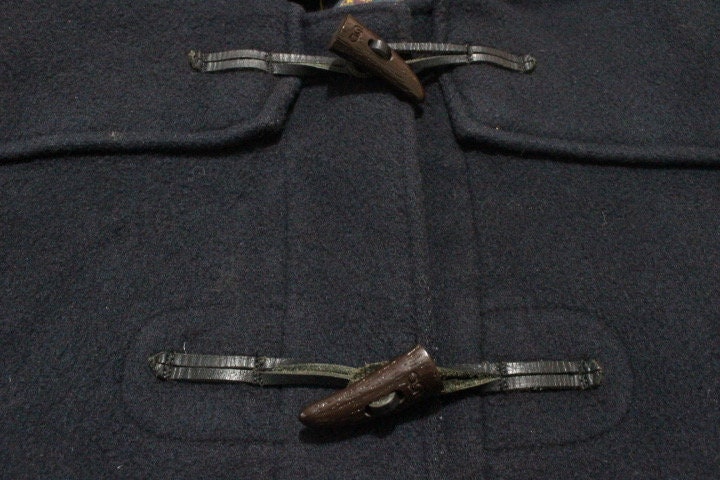 Gloverall knee length Morris wool duffle coat made in England. Buffalo horn toggles with leather loop fastenings. Clearance item -RRP450 GBP