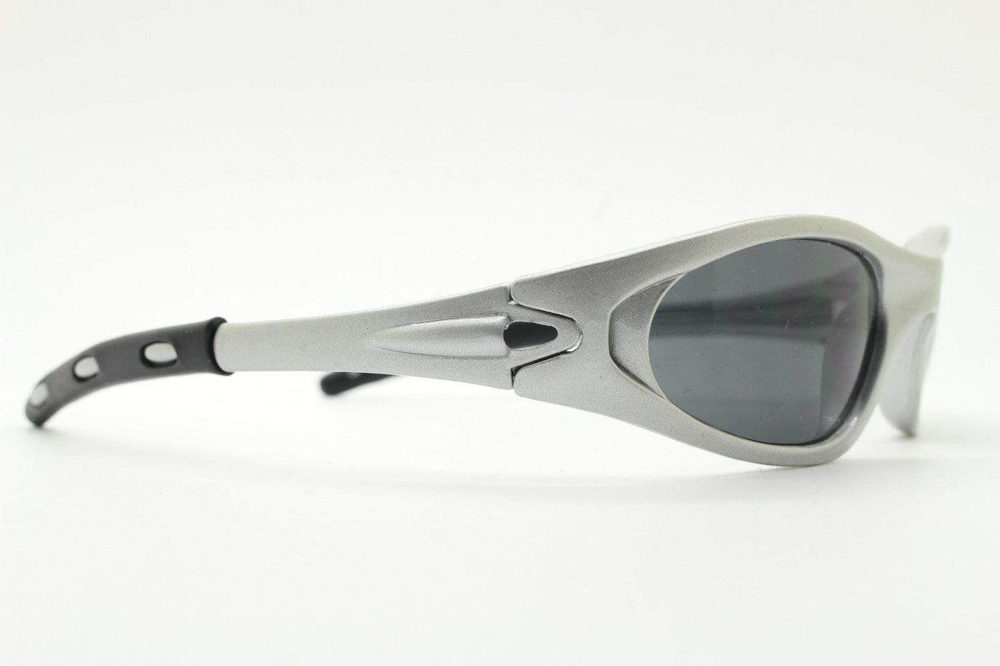 Y2K vintage visor sunglasses. Metallic silver superhero style mini mask sport shield with black lenses. Small wrap around. 90s. NOS cosplay