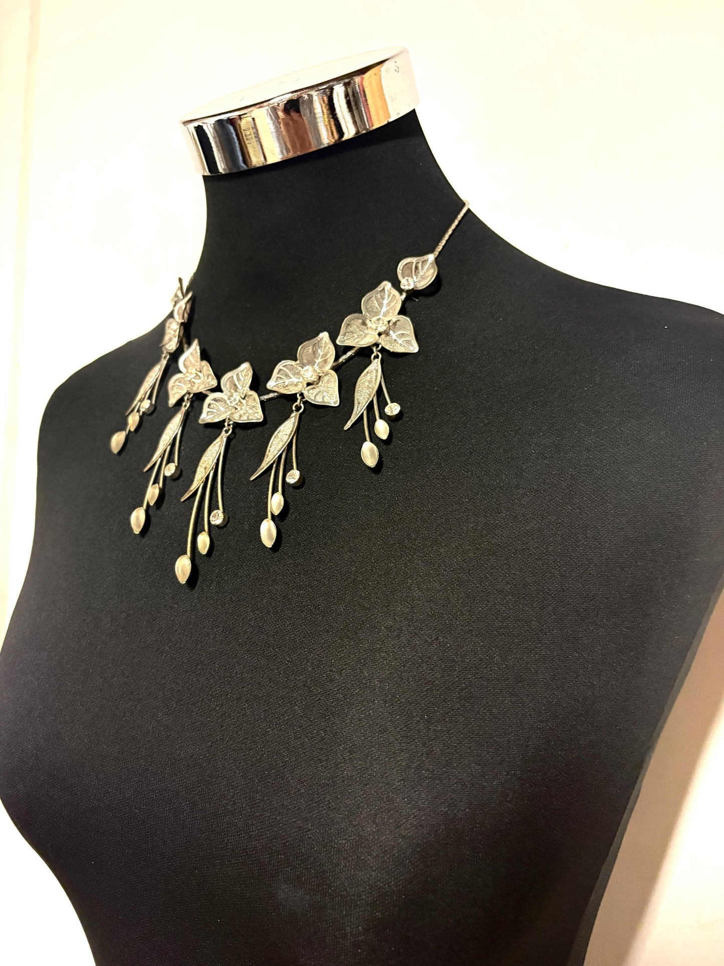 90s vintage extensive statement flower chain necklace. Full breasted array of mesh backed petals and dangling leaves with diamante centres