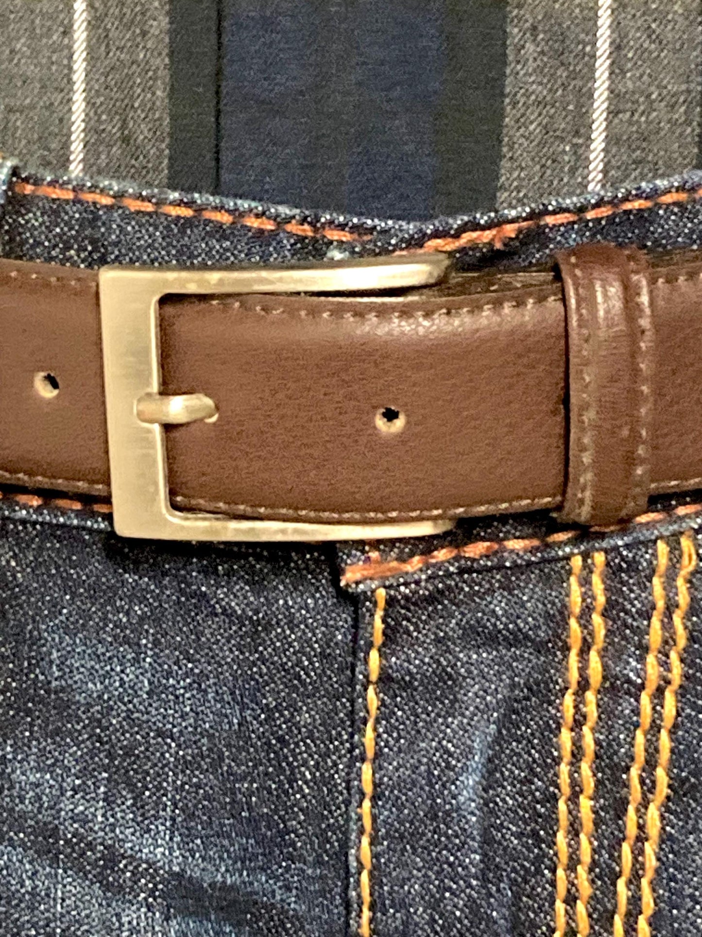 90s vintage dark brown genuine leather belt made in Italy by Dents. Real cowhide with matt textured finish for trousers or jeans. Mens NOS