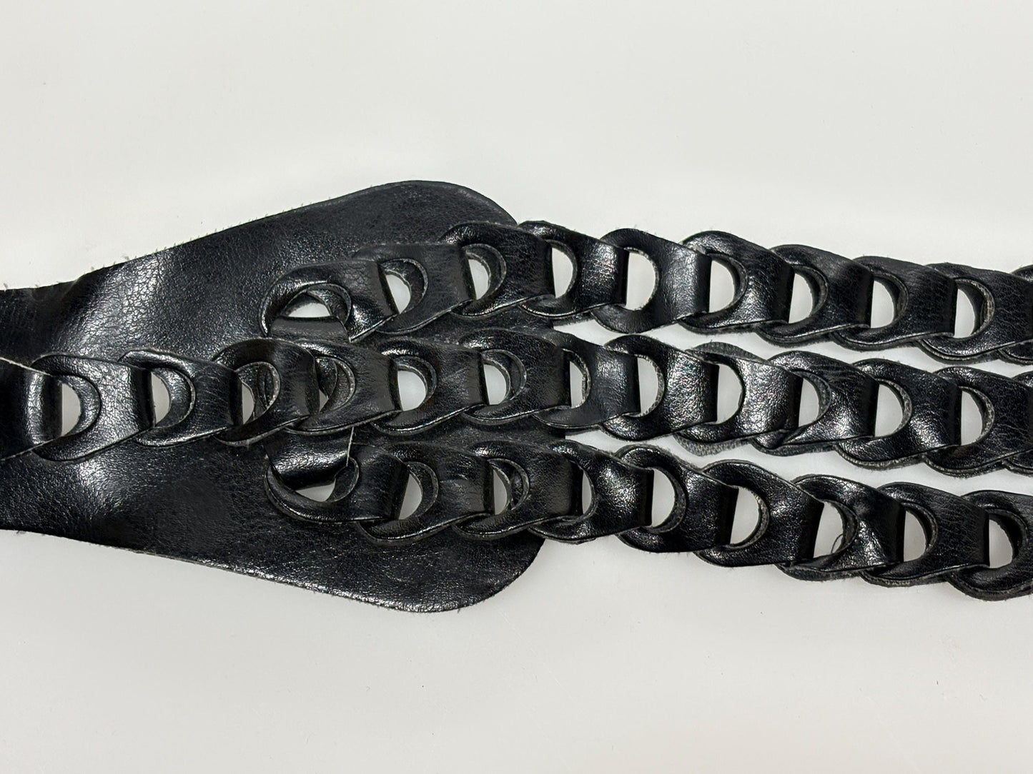 Y2K vintage tall black 70s design belt with 3 layers of looped vinyl strands and solid metal buckle. 2000s NOS. 60s hippy style. Eco leather