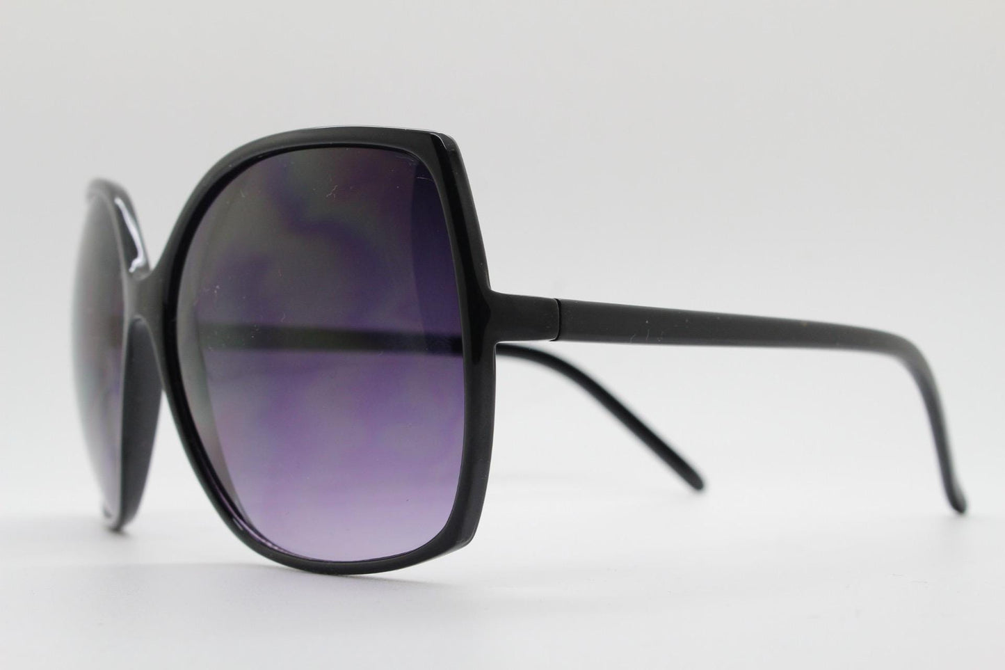Y2K vintage oversized square sunglasses. Women's big black 70s style frame with ink navy blue lenses. Unused 2000s NOS
