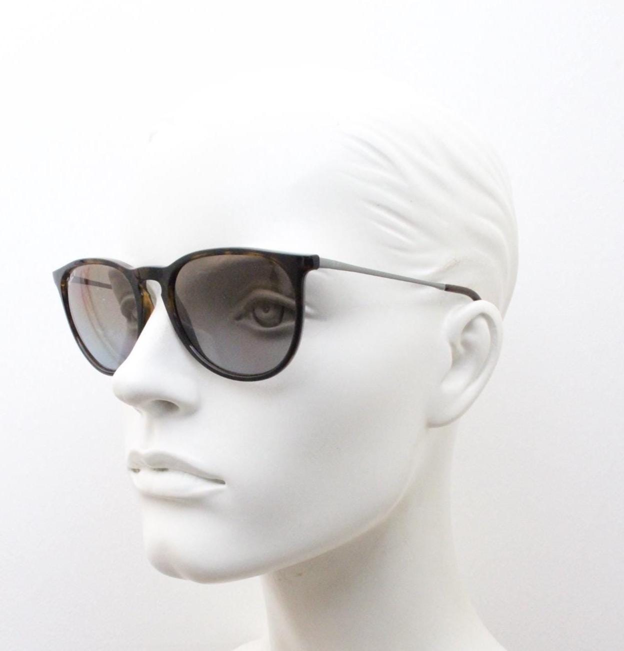 Ray Ban P horn rim sunglasses model 4171 made in Italy. Tortoise gloss lightweight frame with slim metal arms and graduating lenses. Vintage