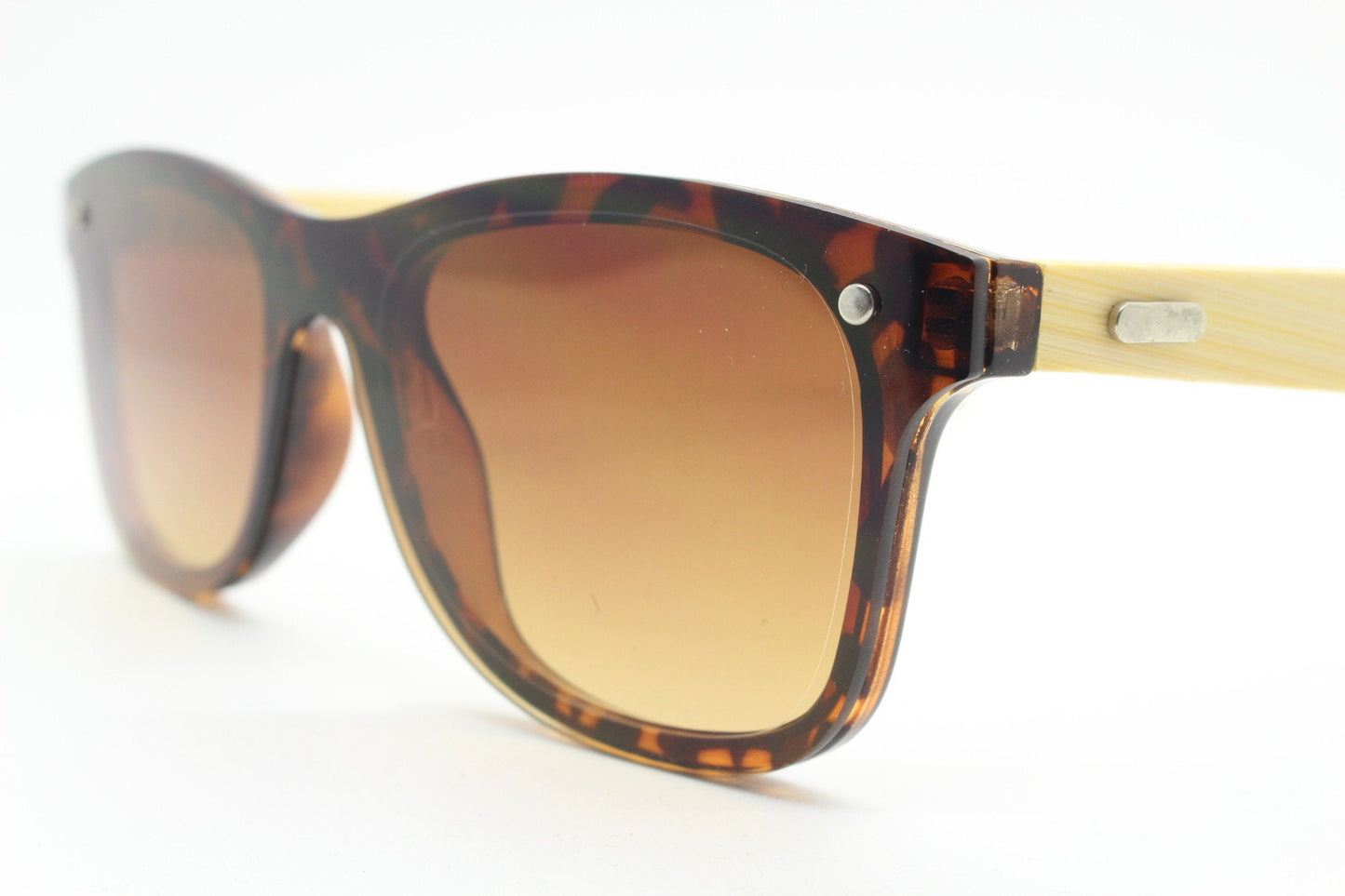 Vintage Y2K modified wayfarer style hand made sunglasses. Tortoise flat front monolens design with real wooden arms. Unused NOS