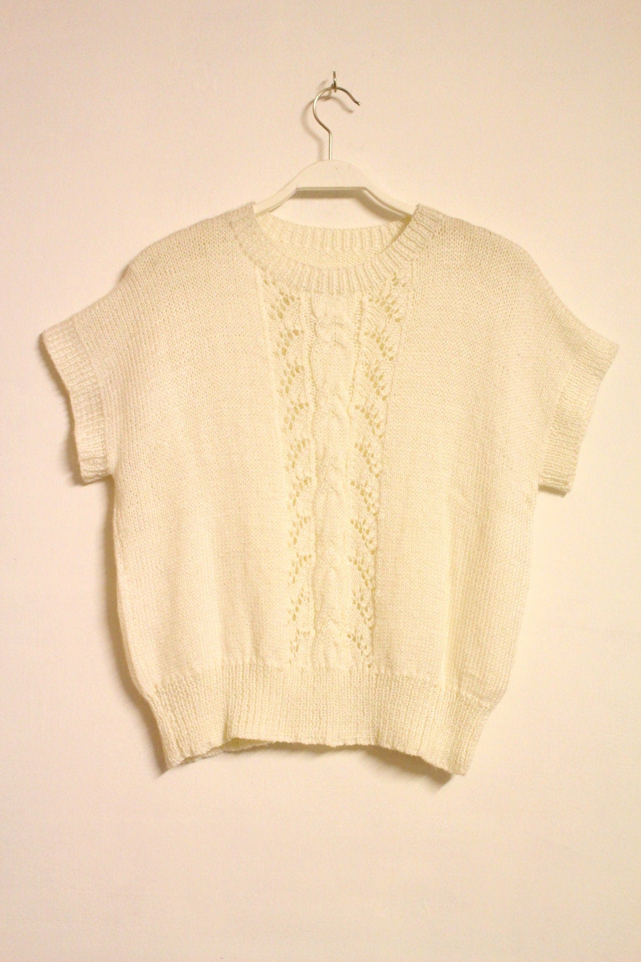 White 80s vintage crochet knit jumper. Short sleeve. Womens sweater. Knit pullover