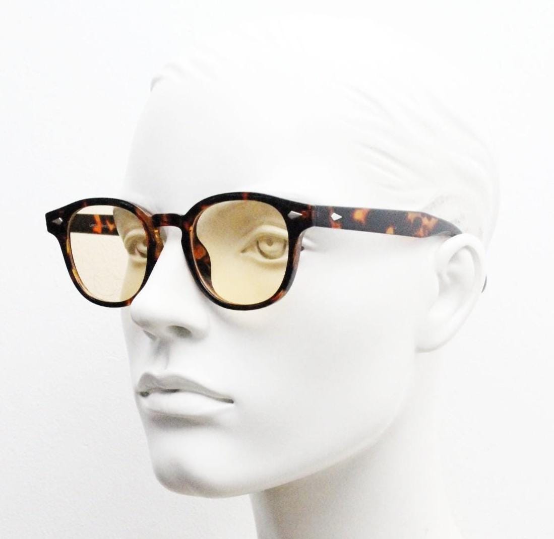 Vintage modified wayfarer design glasses. Dark tortoise gloss 40s, 50s shape frame with keyhole bridge and extra light tone lenses. BNWT