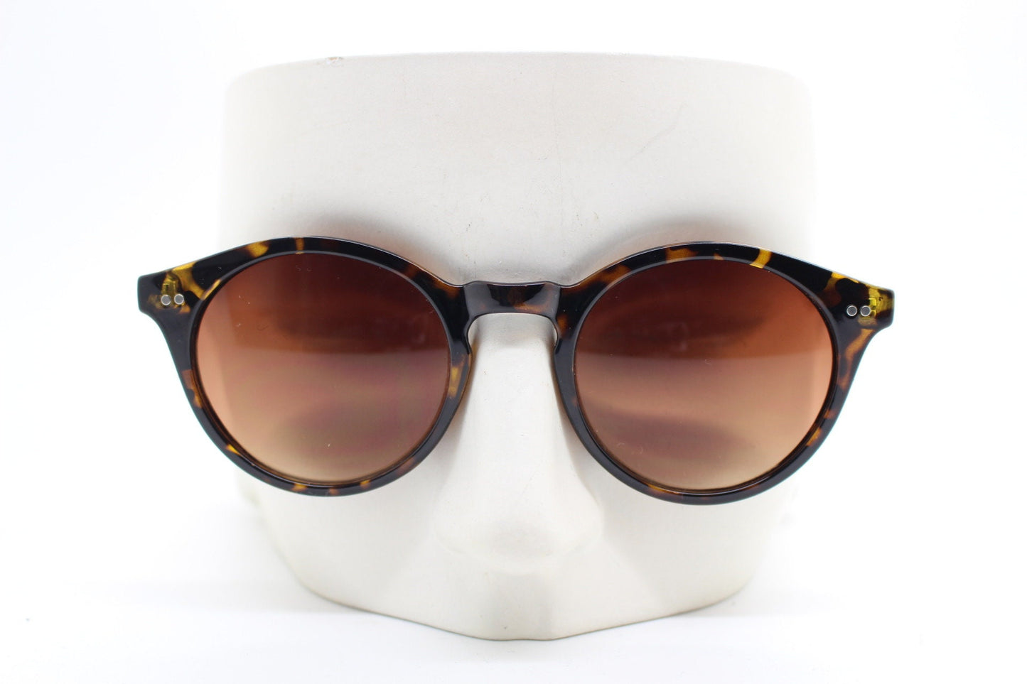 90s vintage small round sunglasses. 30s, 20s style gloss tortoise frame with warm brown lenses. BNWT