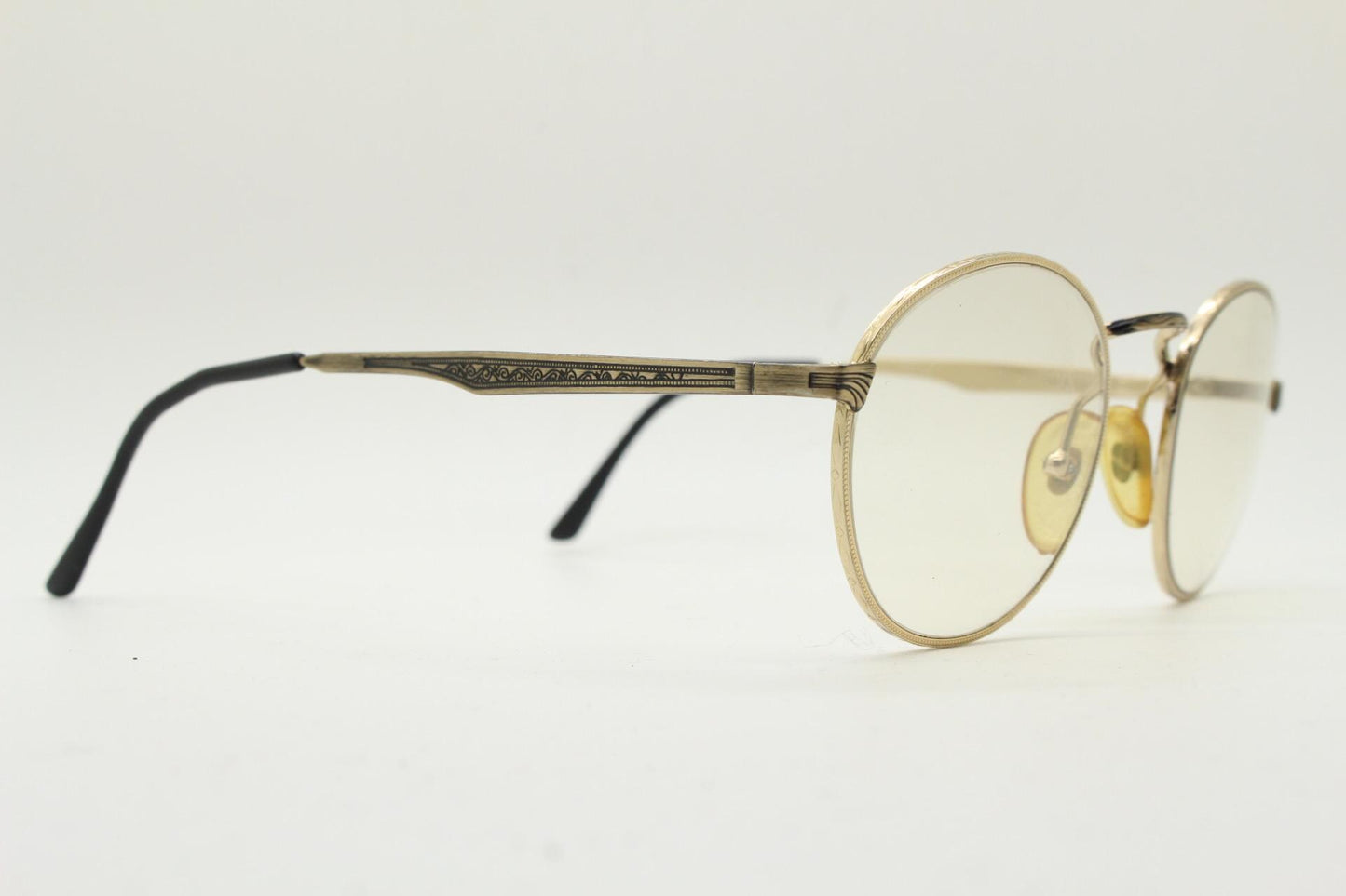 90s vintage round panto metal eye glasses. Minimal gold optical frame with subtle embossed patterns. Prescription eyeglasses. RX spectacles