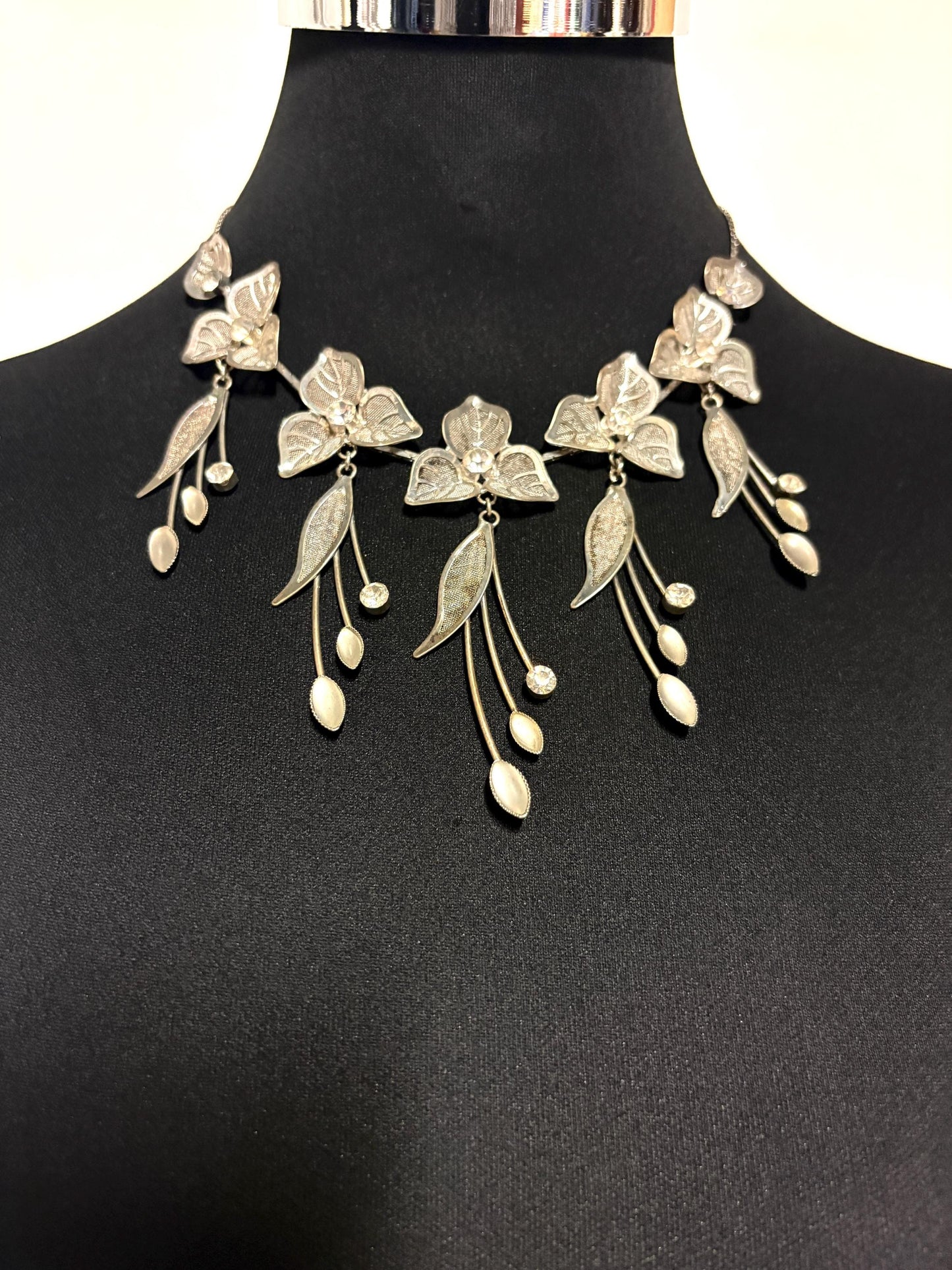 90s vintage extensive statement flower chain necklace. Full breasted array of mesh backed petals and dangling leaves with diamante centres