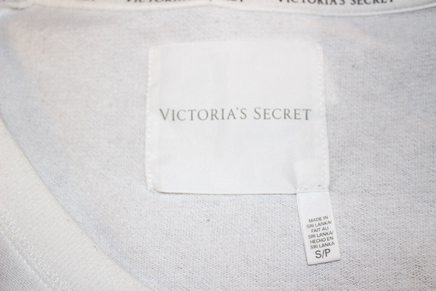 Victorias Secret white sweatshirt. "New York Rocks" print on long sleeve round neck sweater. Womens crew neck pullover