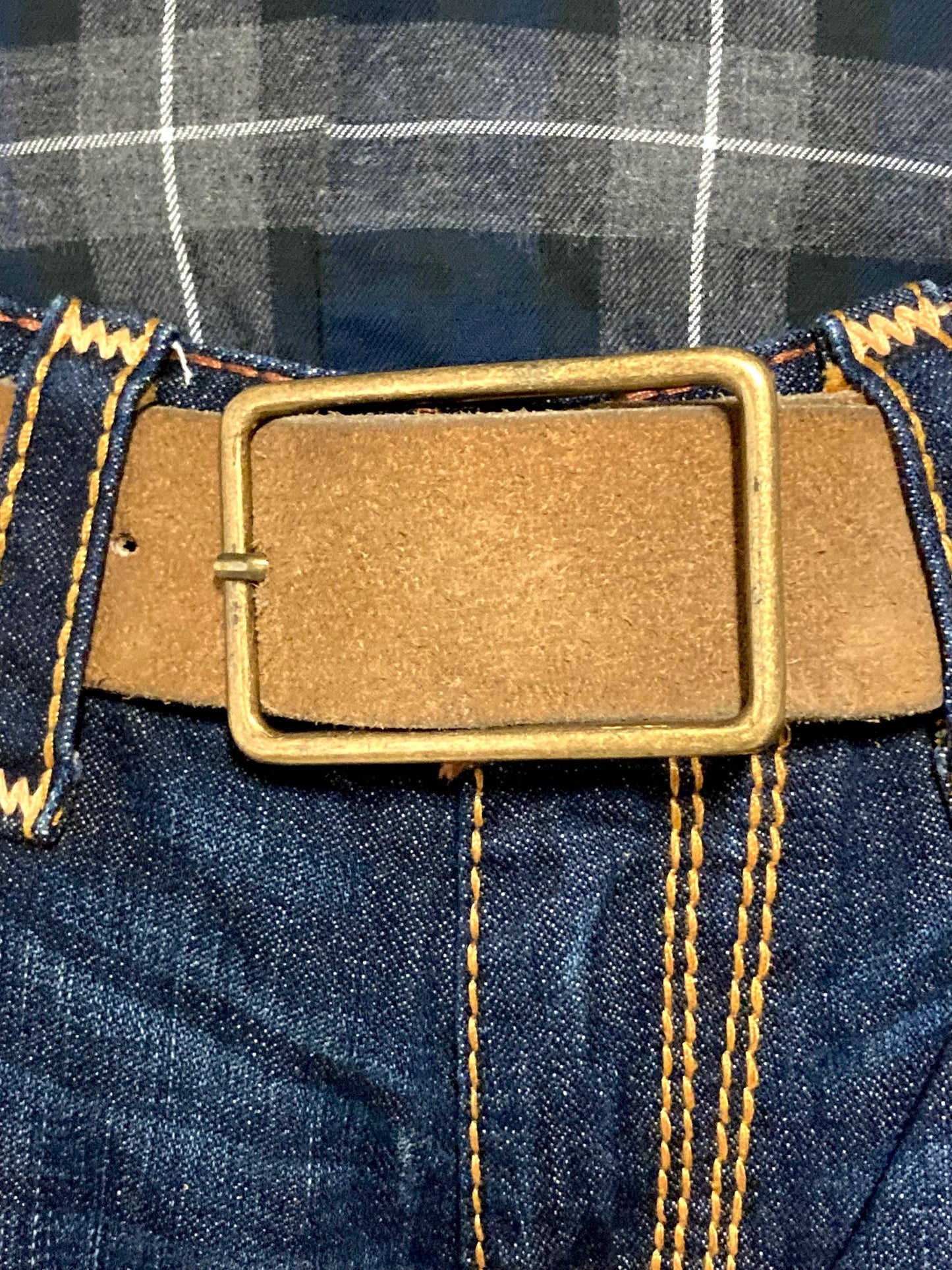 60s vintage thick brown suede 2" belt with large brass buckle. Made from genuine supple cowhide leather for jeans or trousers. Mens. Hippy