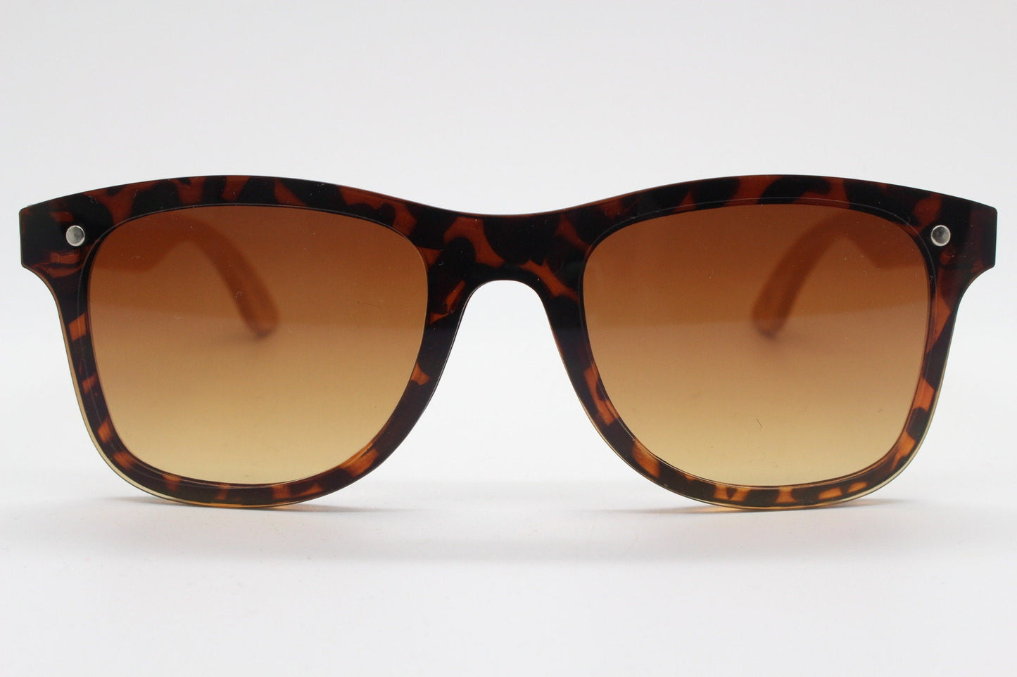 Vintage Y2K modified wayfarer style hand made sunglasses. Tortoise flat front monolens design with real wooden arms. Unused NOS