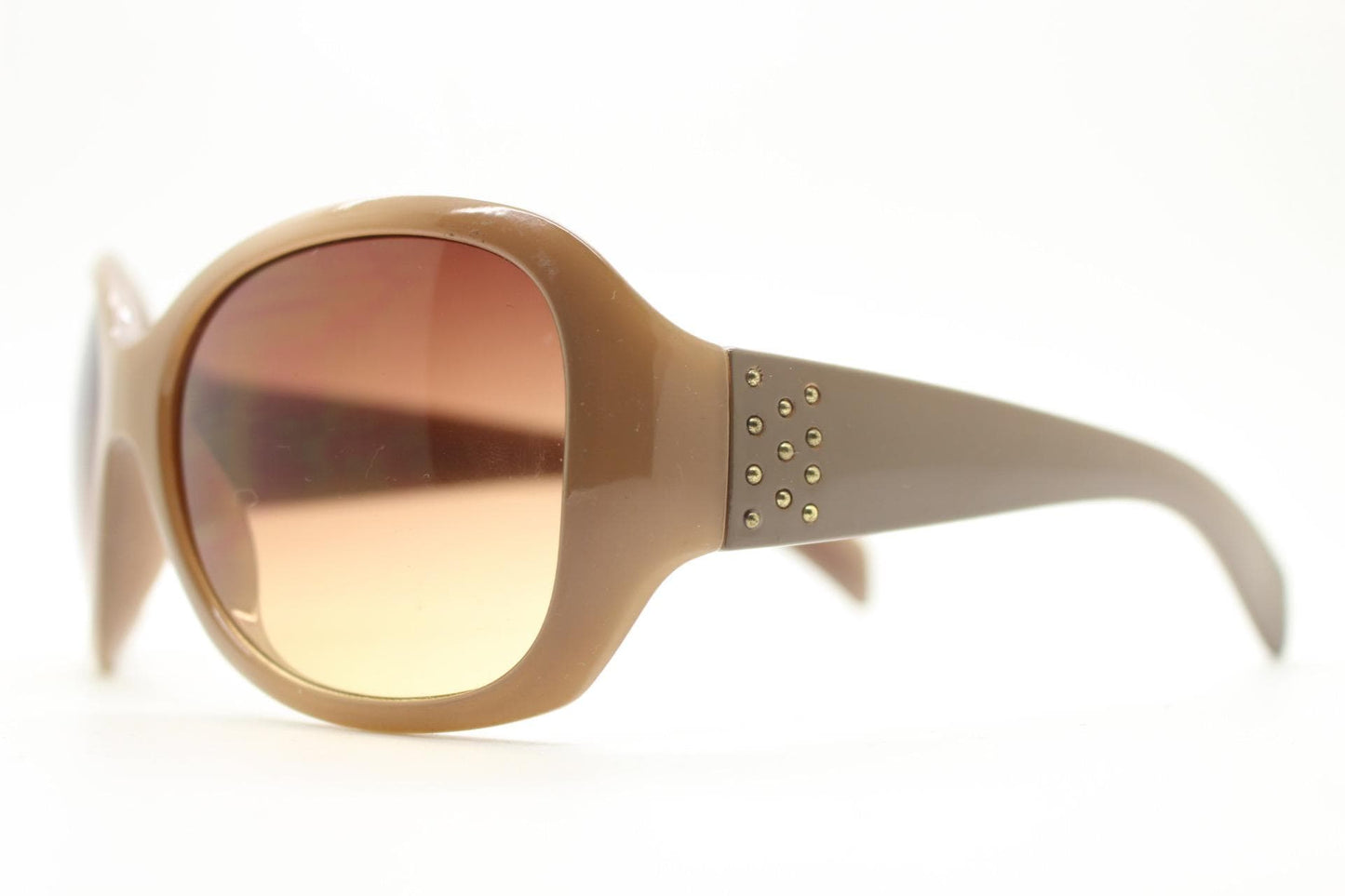 Y2K vintage big beige sunglasses. Oversized 70s design with curving close fit and graduating Havana brown lenses. 2000s bug eye