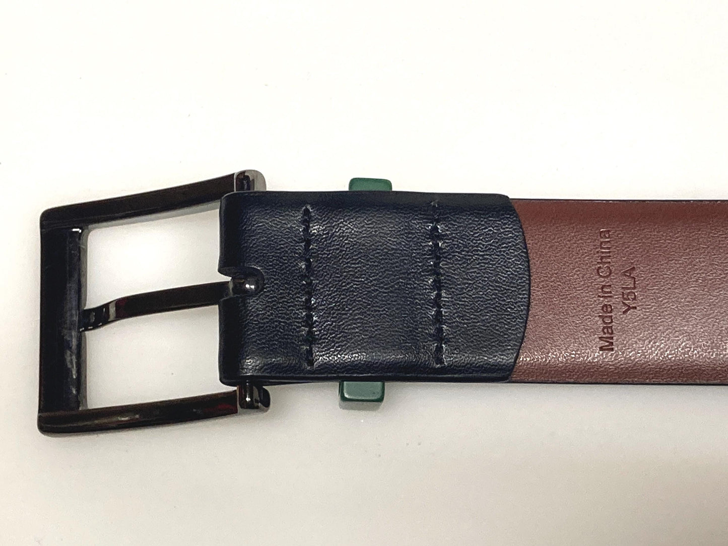 Original Penguin black genuine all leather smart trouser belt. Seamless bonded bevelled edge design. Original Munsingwear. Mens vintage NOS