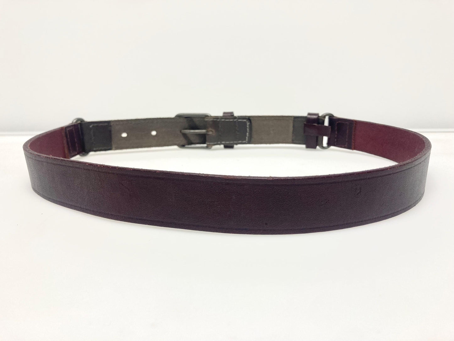 90s vintage 2 tone sectional genuine leather saddle hide belt in oxblood and khaki. For dress or trousers. Made in England by Alexon. NOS