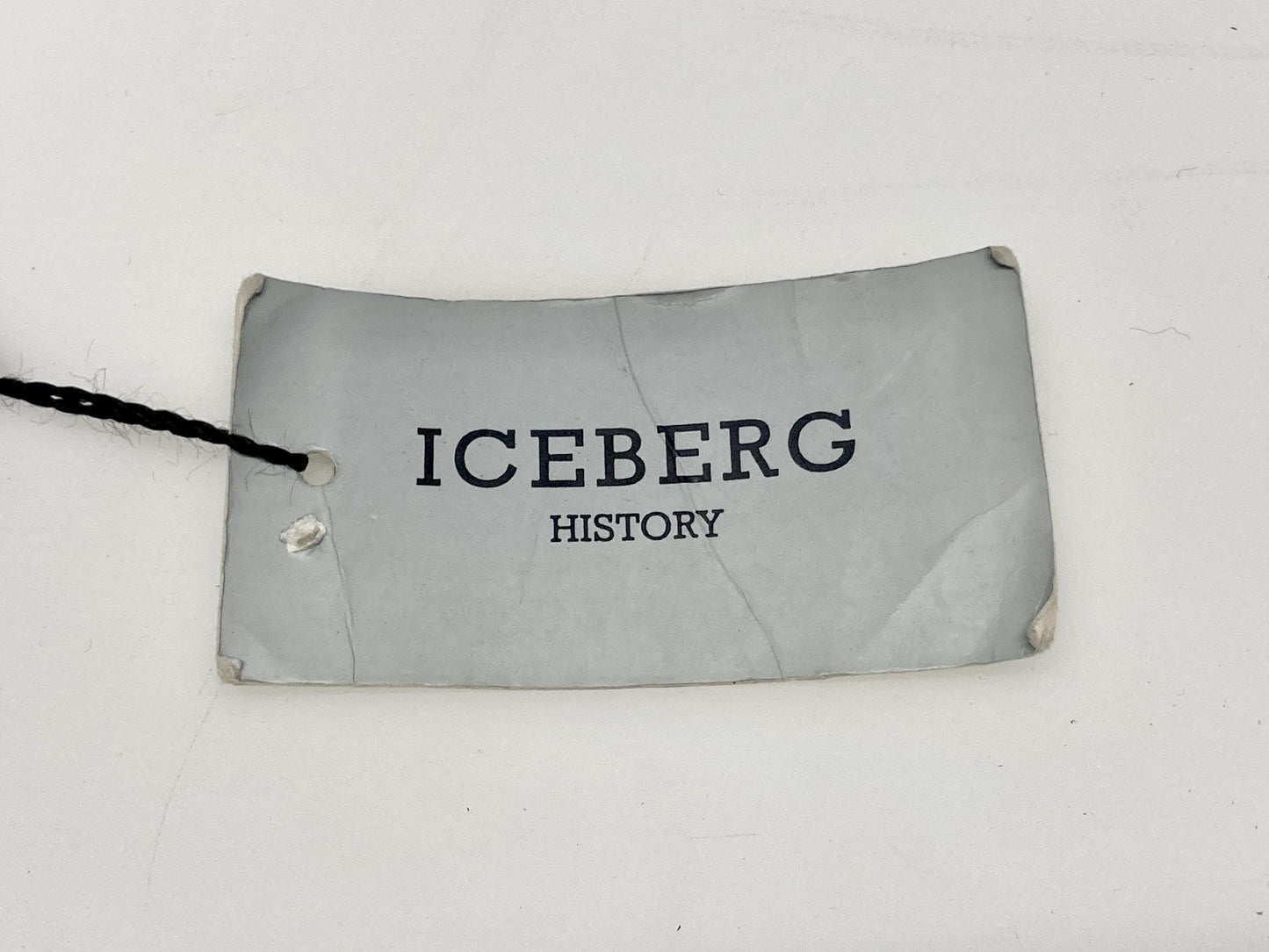 Iceberg 90s vintage womens belt in black genuine all leather with smart covered buckle. For dress or trousers. Made in Italy. BNWT. NOS