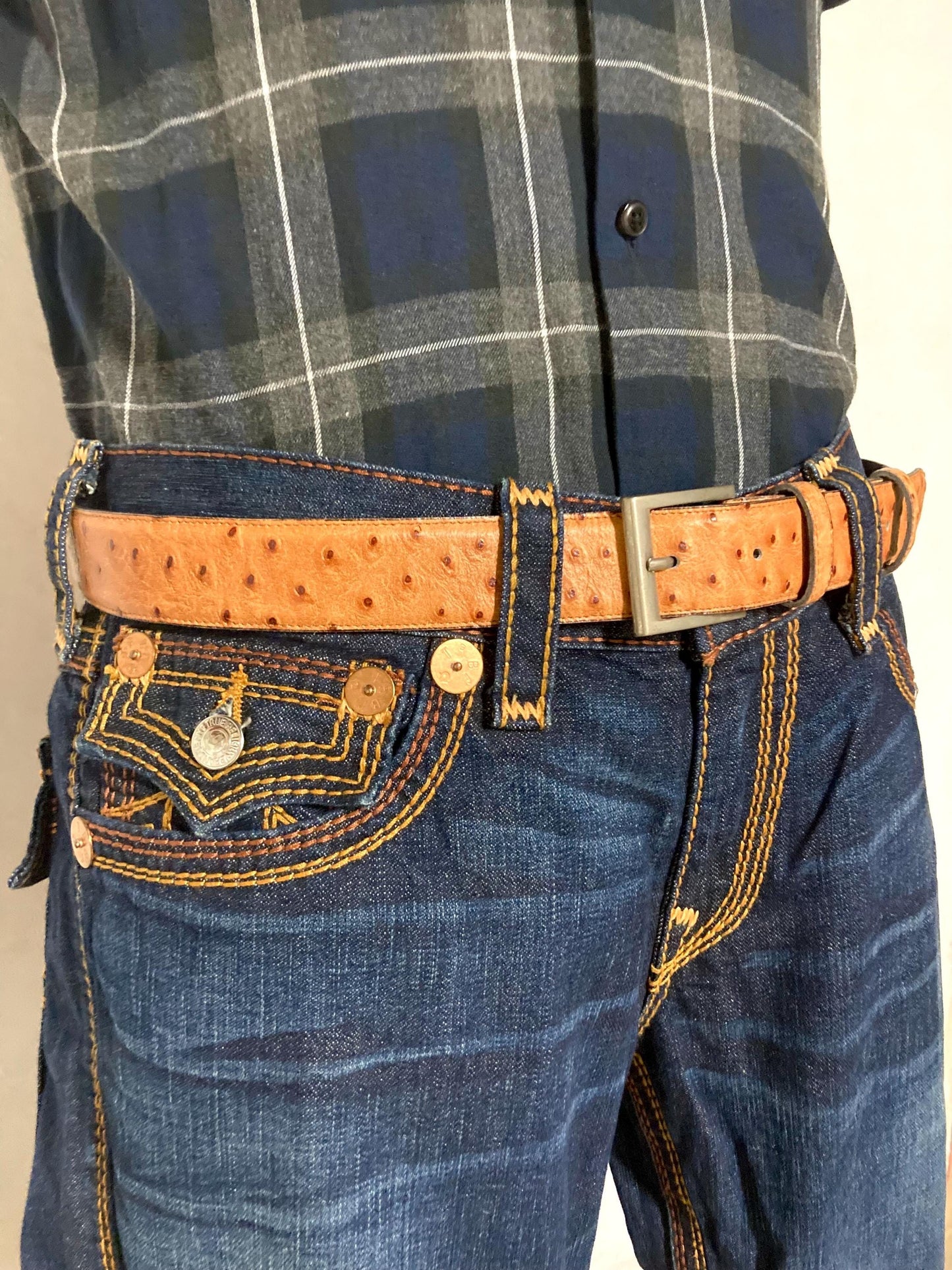90s vintage fawn / brown genuine leather belt made in Italy by Iguana. Textured finish made to look like Ostrich. BNWT. NOS. Mens XL