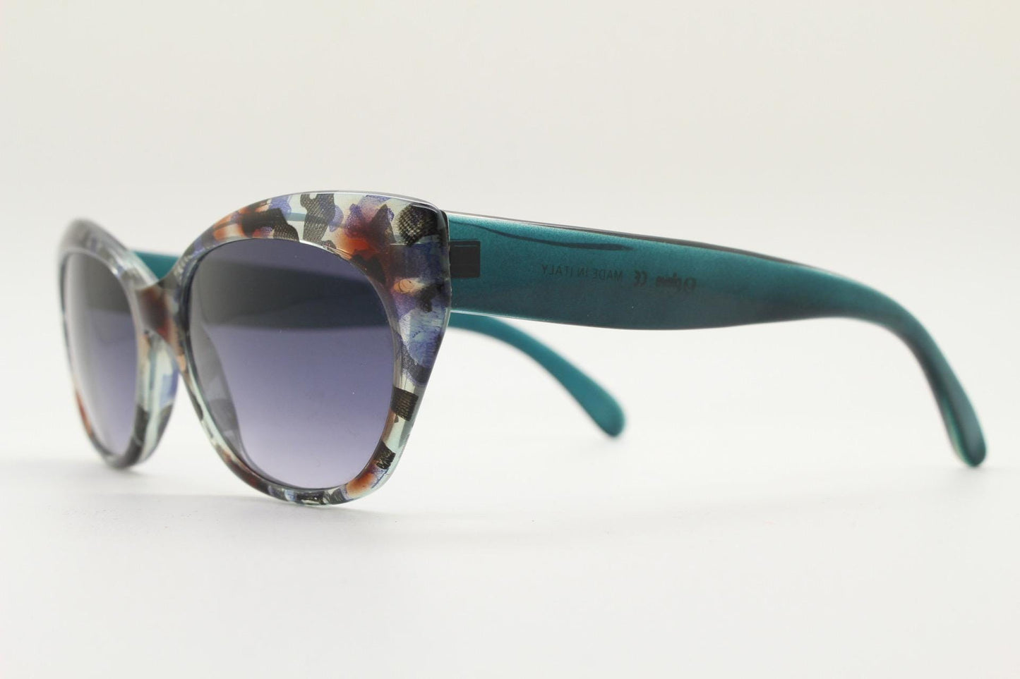 Piave 80s vintage colourful cat eye sunglasses made in Italy. Transparent cateye with abstract marbled patterns and gradient lenses. NOS