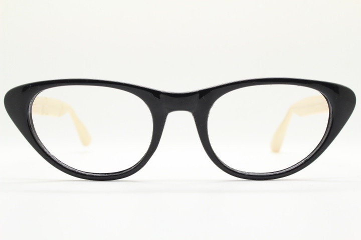 Isaac Mizrahi vintage cat eye glasses. Womens black gloss cateye optical frames with beige arms. Prescription RX eyeglasses. NOS spectacles