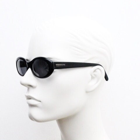 Iceberg 90s vintage oval cateye sunglasses made in Italy. Womens chunky plain black gloss acetate cat eye
