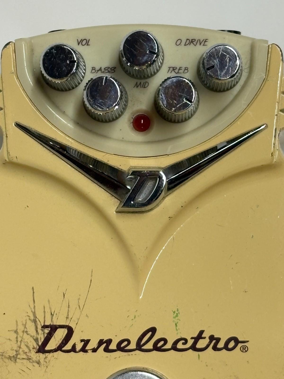 Danelectro Daddy O Electric Guitar Pedal. Vintage 1996 overdrive distortion. Overwhelming monstrous sound with numerous effect combinations