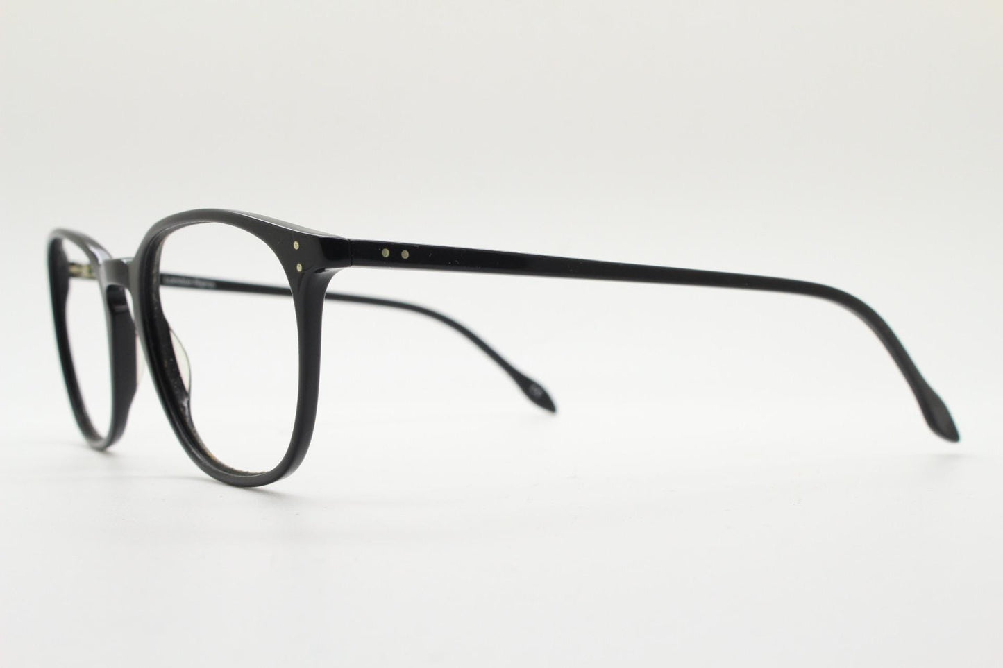 London Retro rectangular eye glasses. Plain black gloss acetate optical frames with keyhole bridge. Prescription eyeglasses. RX spectacles