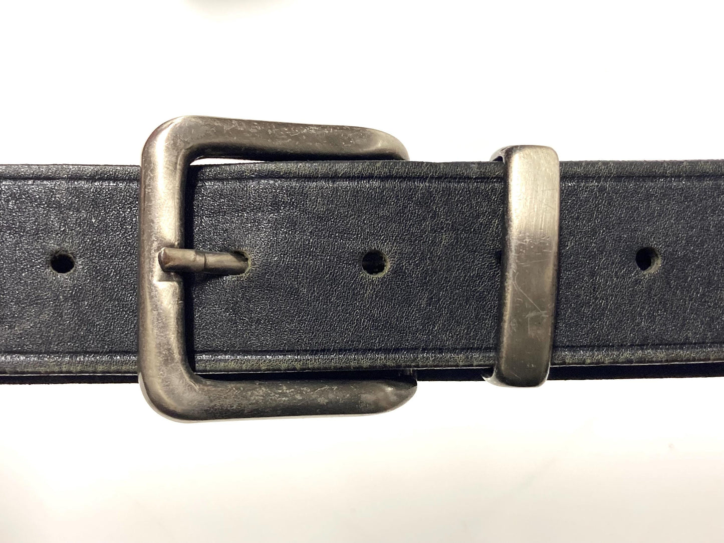 80s vintage plain black heavy duty genuine leather belt. Thick cowhide with substantial silver metal buckle. For trousers and jeans. Mens