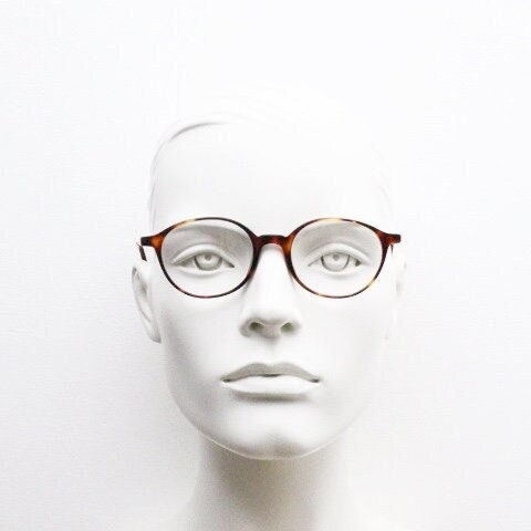 Moleskine round eye glasses in tortoise acetate with slim golden arms. Reading optical frames. Prescription eyeglasses. RX spectacles