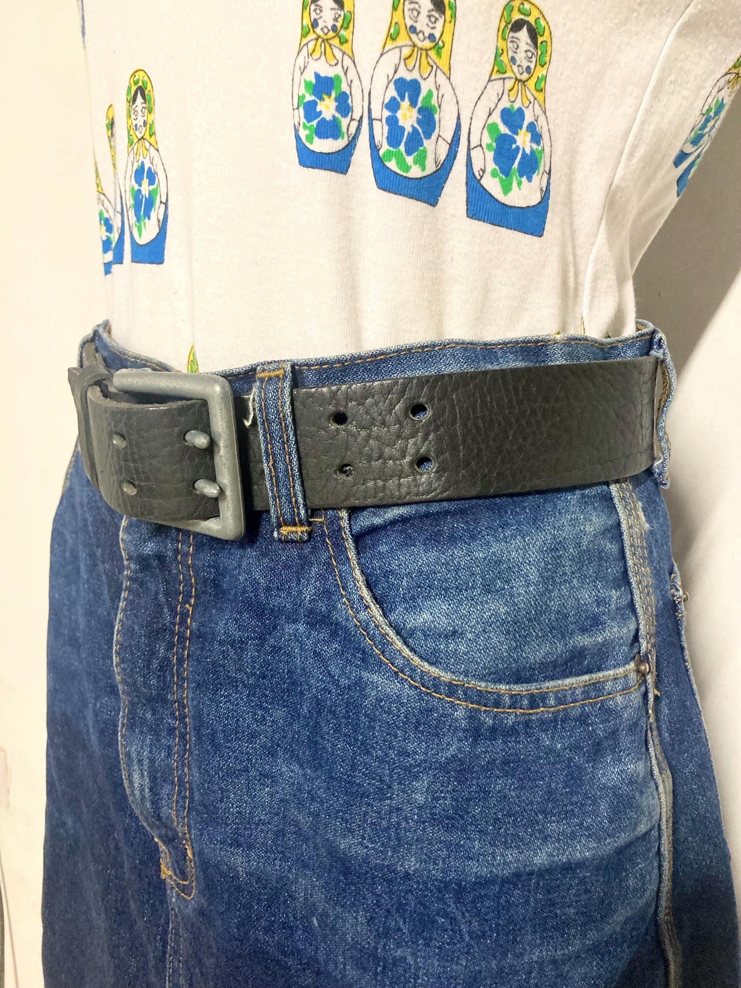 90s vintage heavy duty black genuine leather belt with distressed steel buckle by Mexx. Full grain original finish cowhide. NOS