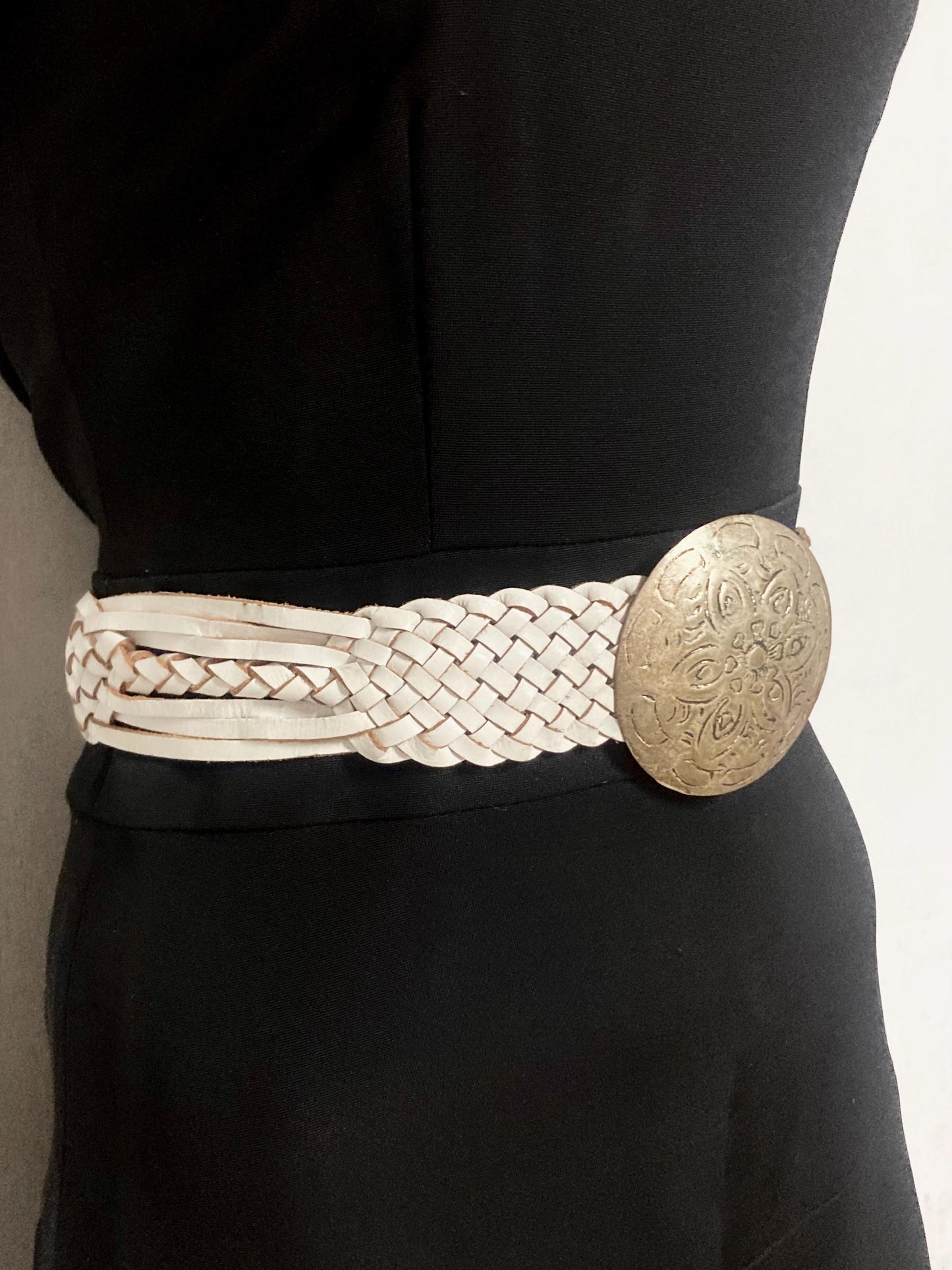 80s vintage womens white lattice dress belt with big flower 'shield' buckle. Genuine leather hand plaited design. Great condition NOS