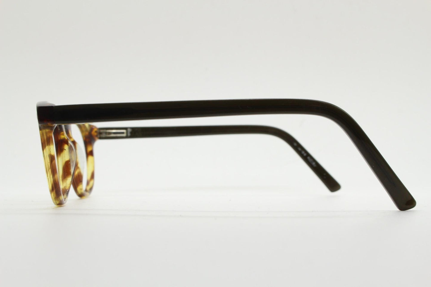 90s Vintage oval eye glasses. Tortoise gloss solid acetate 40s design optical frames with plain black arms. Prescription RX spectacles