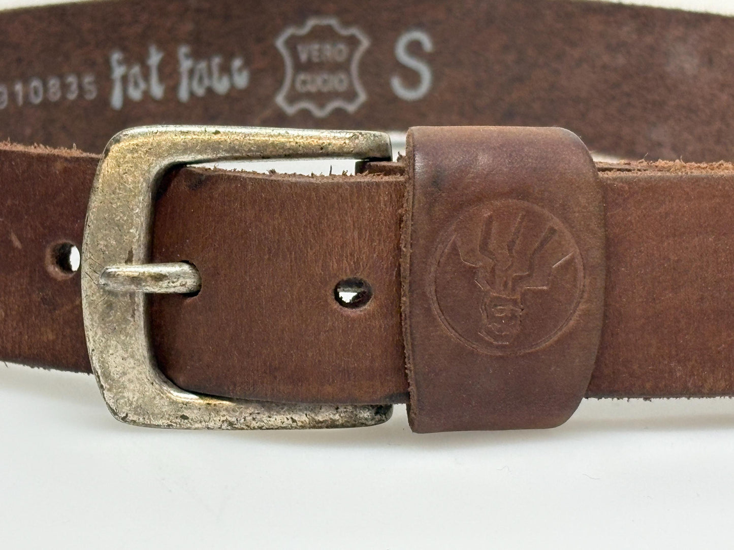 Fat Face Y2K vintage thick brown genuine leather belt for jeans with distressed solid metal buckle. Single piece cowhide with suede back
