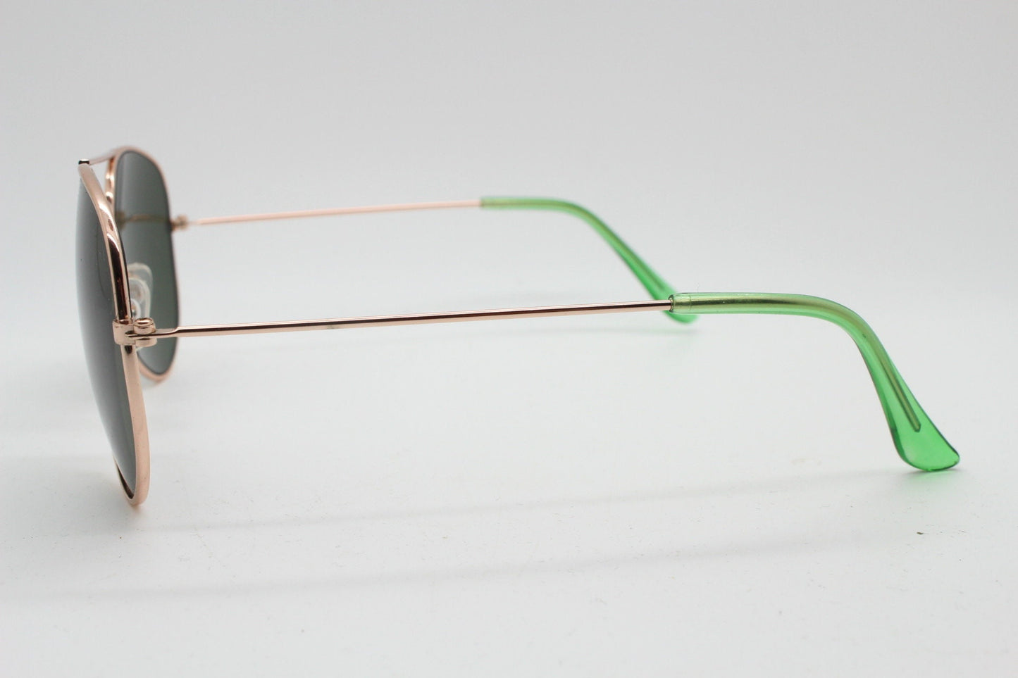 90s vintage aviator sunglasses. Optimal shape classic pilot aviators in rose gold frame with green lenses. Teardrop, NOS