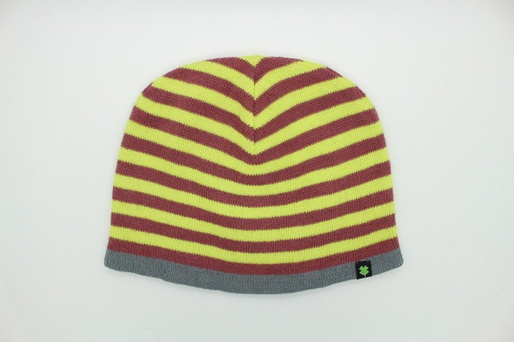 Marc Jacobs knitted beanie pull down hat. Yellow and mauve stripes with plain grey reversible inside. Designer cap. BNWT
