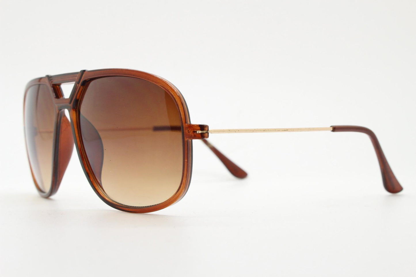 Y2K vintage square aviator sunglasses. 2000's transparent brown frame with graduating lenses and gold arms. 70s design. 00's NOS aviators