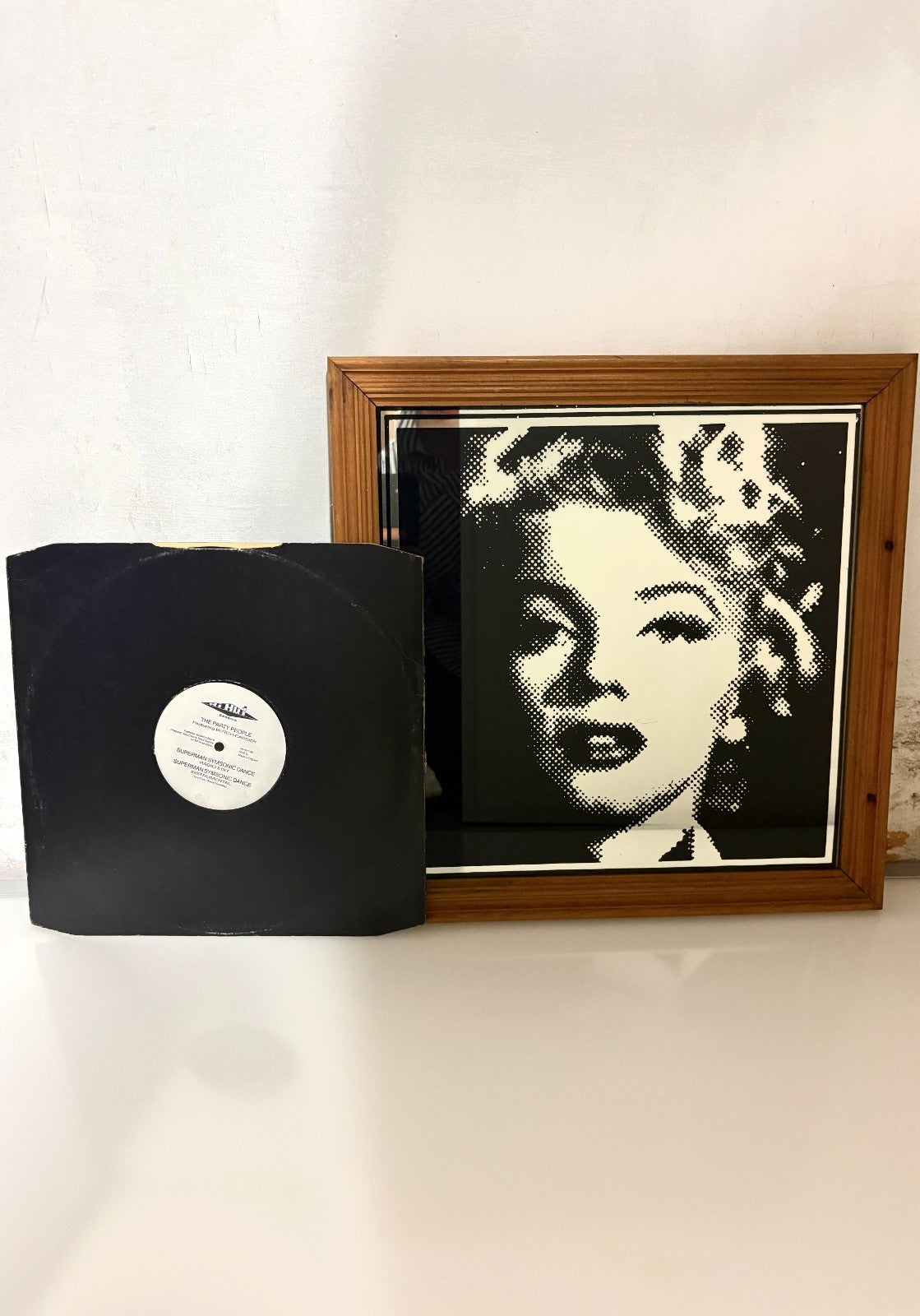 Large Marilyn Monroe vintage picture mirror. 1950s pose in solid wooden frame.